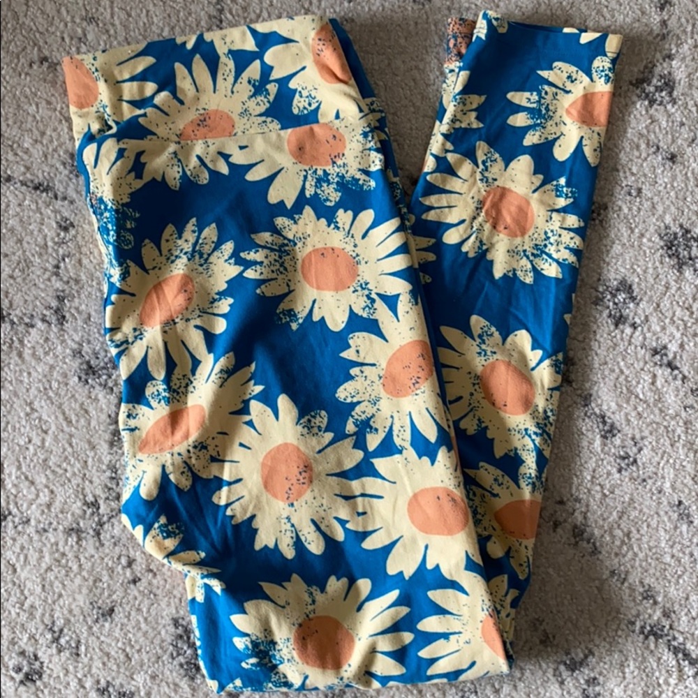 LuLaRoe Tall and Curvy Leggings